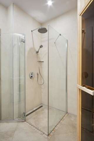 Апартаменты StudioMinsk 16 Apartments Минск Улучшенные апартаменты с сауной-1